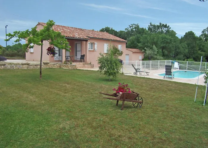 Villa Comfortable With Swimming Pool